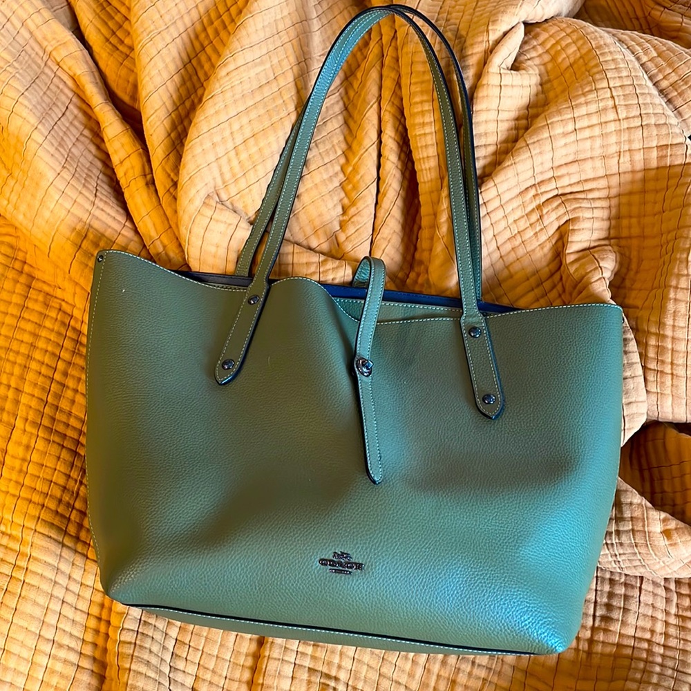 Coach Market Tote in Army Green